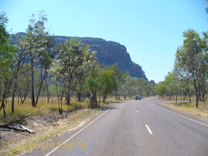 Clear wide roads for buses and motorhomes to Nourlangie Rock