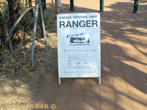 Ranger talks sings at ubirr in Kakadu National Park